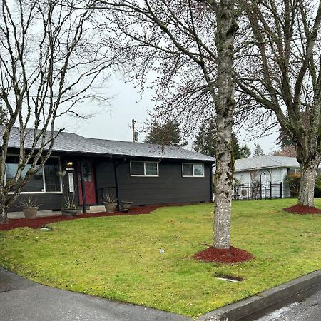 Emerald City 3 Bedroom 1 Bath Home Eugene Exteriör bild