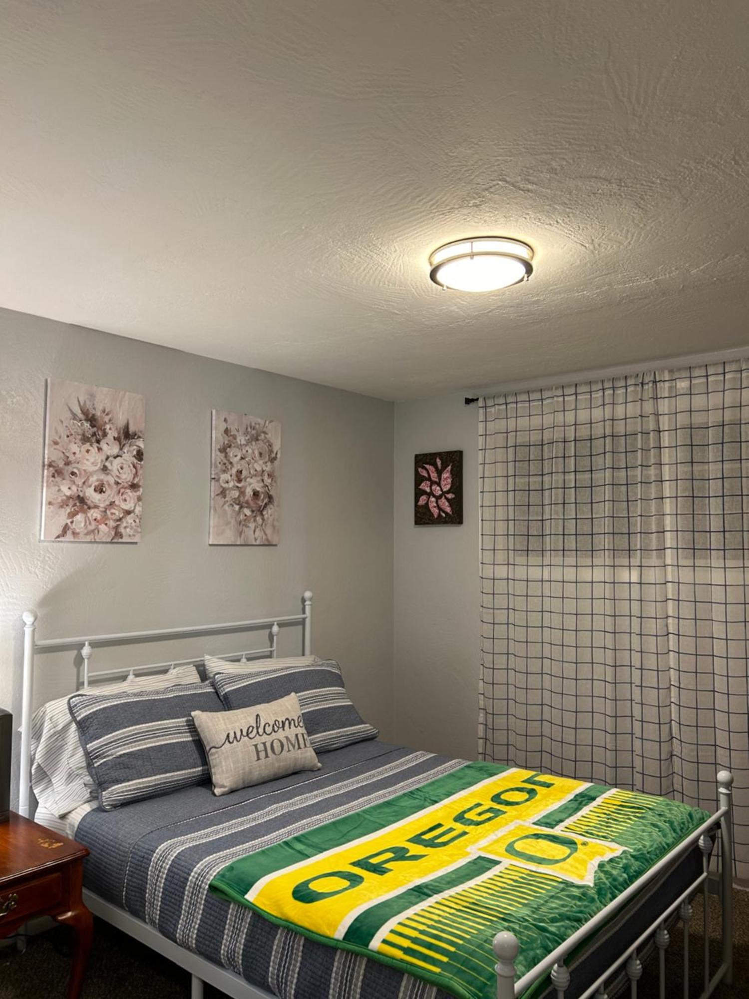 Emerald City 3 Bedroom 1 Bath Home Eugene Exteriör bild