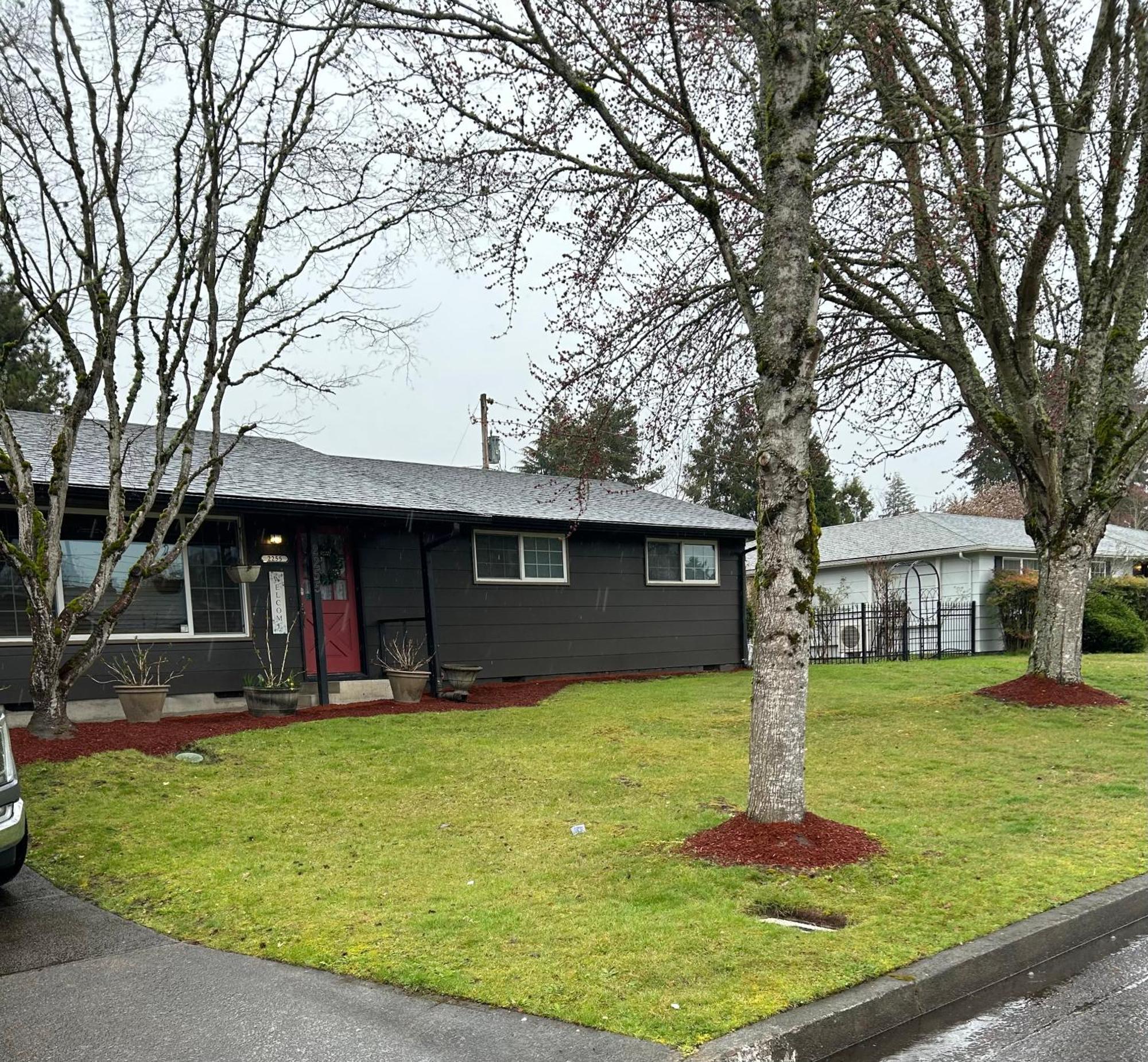 Emerald City 3 Bedroom 1 Bath Home Eugene Exteriör bild